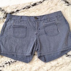 4 for $10!! Gap striped shorts